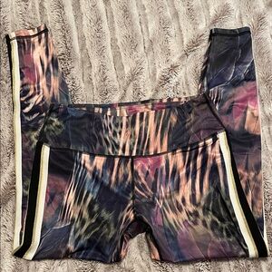 Bebe sport woman’s Nwot Leggings with Multicolor Pattern